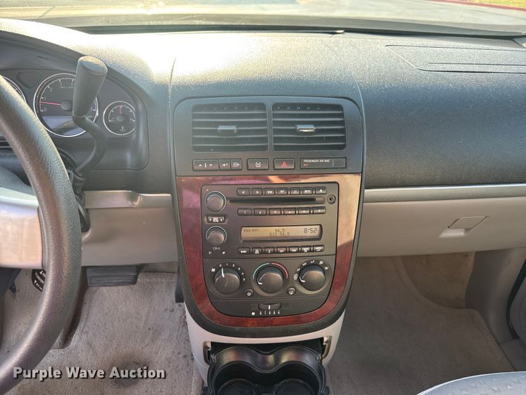 image for item EV1975 2008 Chevrolet Uplander LS van