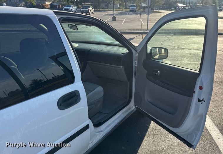 image for item EV1975 2008 Chevrolet Uplander LS van