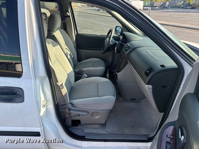 image for item EV1975 2008 Chevrolet Uplander LS van