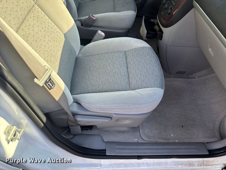 image for item EV1975 2008 Chevrolet Uplander LS van