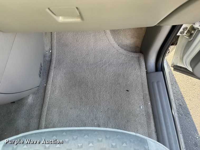 image for item EV1975 2008 Chevrolet Uplander LS van