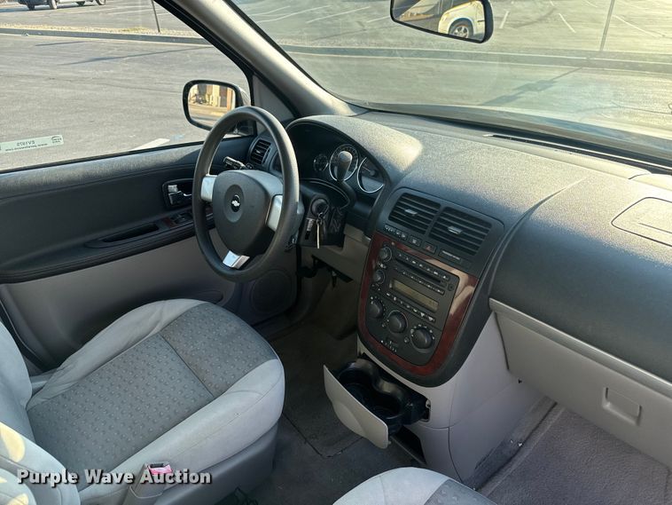 image for item EV1975 2008 Chevrolet Uplander LS van