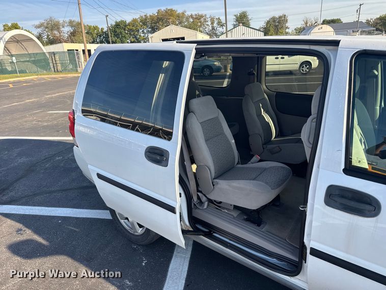 image for item EV1975 2008 Chevrolet Uplander LS van