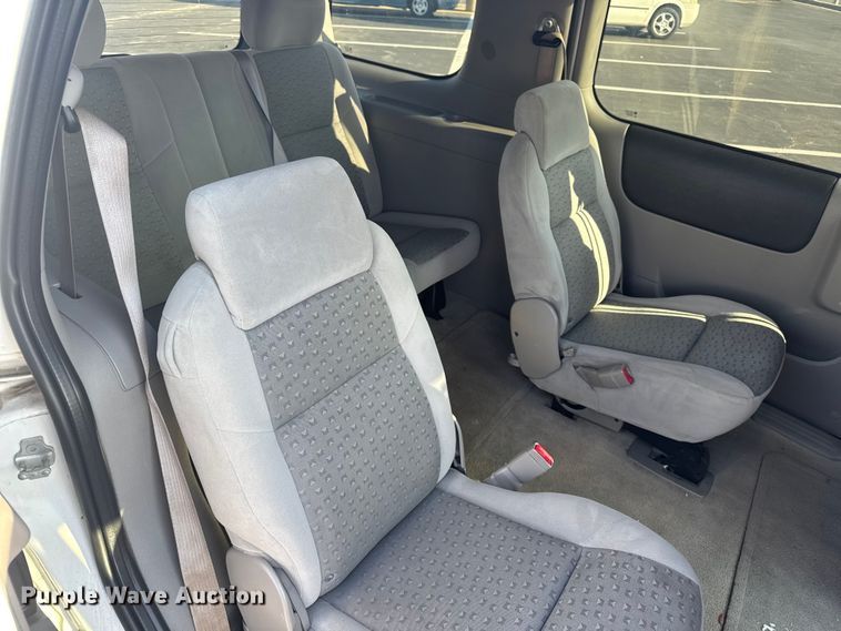 image for item EV1975 2008 Chevrolet Uplander LS van