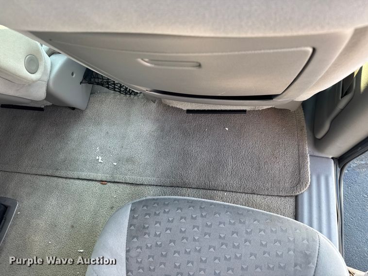 image for item EV1975 2008 Chevrolet Uplander LS van