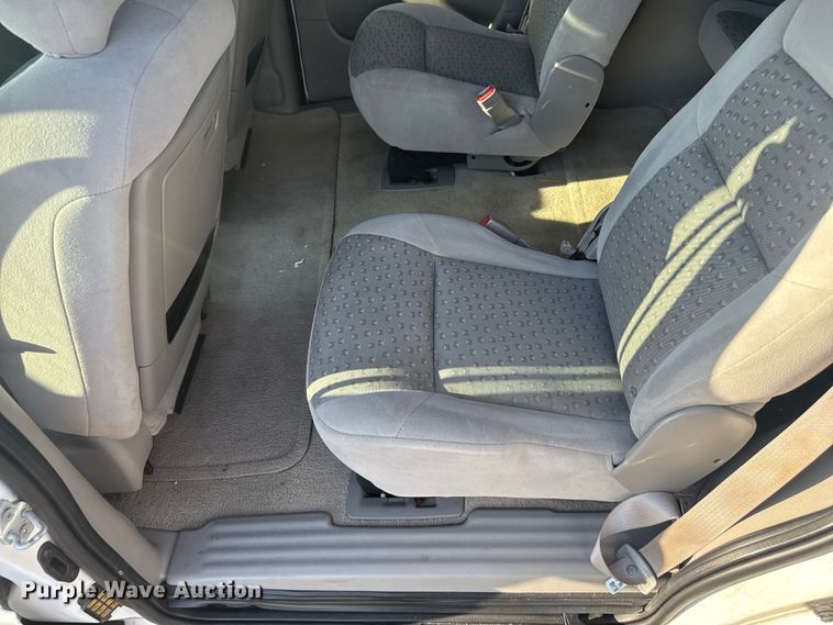 image for item EV1975 2008 Chevrolet Uplander LS van