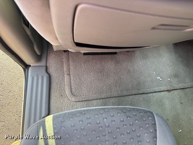 image for item EV1975 2008 Chevrolet Uplander LS van