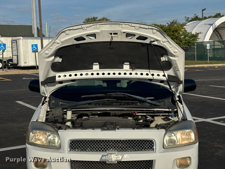 image for item EV1975 2008 Chevrolet Uplander LS van