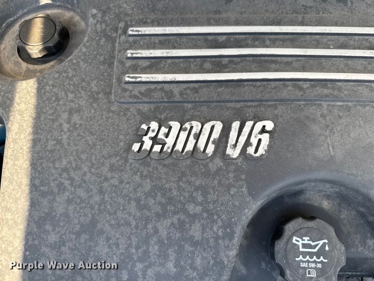 image for item EV1975 2008 Chevrolet Uplander LS van