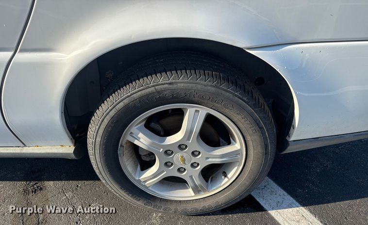 image for item EV1975 2008 Chevrolet Uplander LS van