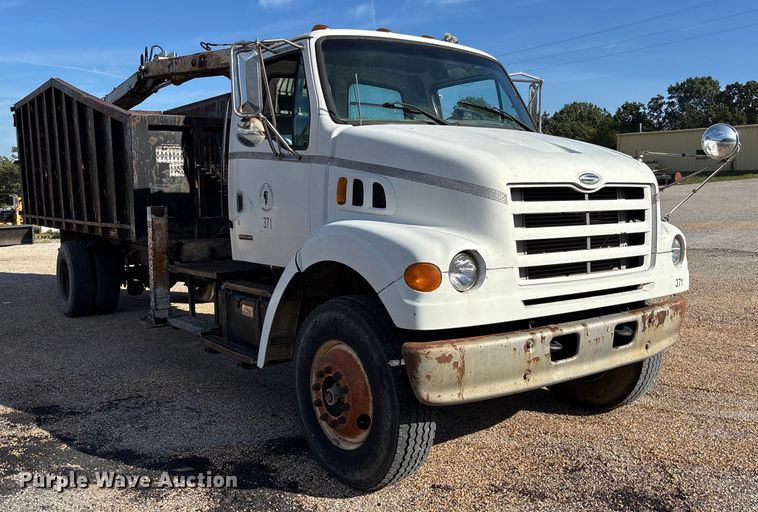 image for item EV3033 2000 Sterling LT7501 grapple truck
