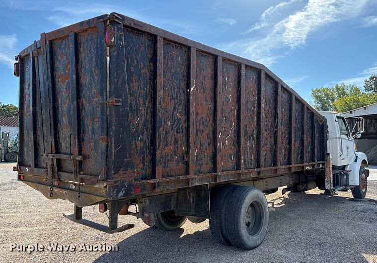 image for item EV3033 2000 Sterling LT7501 grapple truck