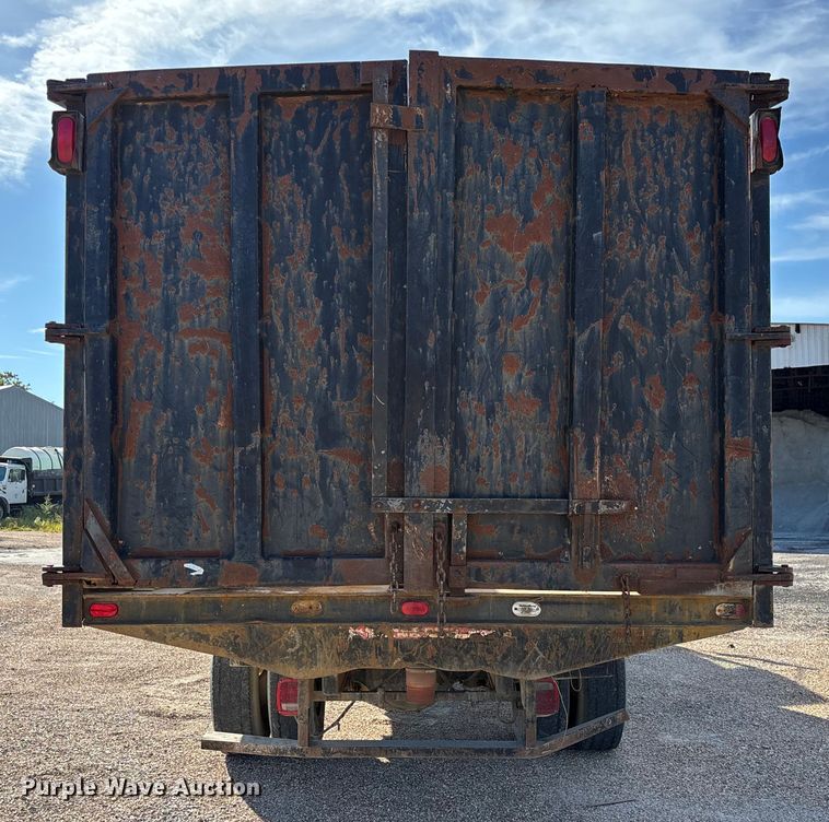 image for item EV3033 2000 Sterling LT7501 grapple truck