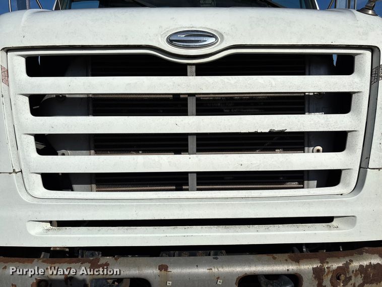 image for item EV3033 2000 Sterling LT7501 grapple truck