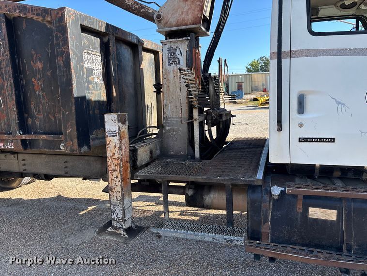 image for item EV3033 2000 Sterling LT7501 grapple truck
