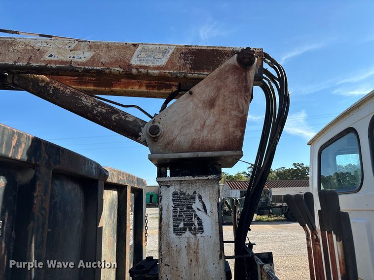 image for item EV3033 2000 Sterling LT7501 grapple truck