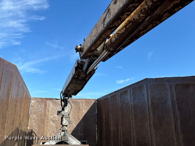 image for item EV3033 2000 Sterling LT7501 grapple truck