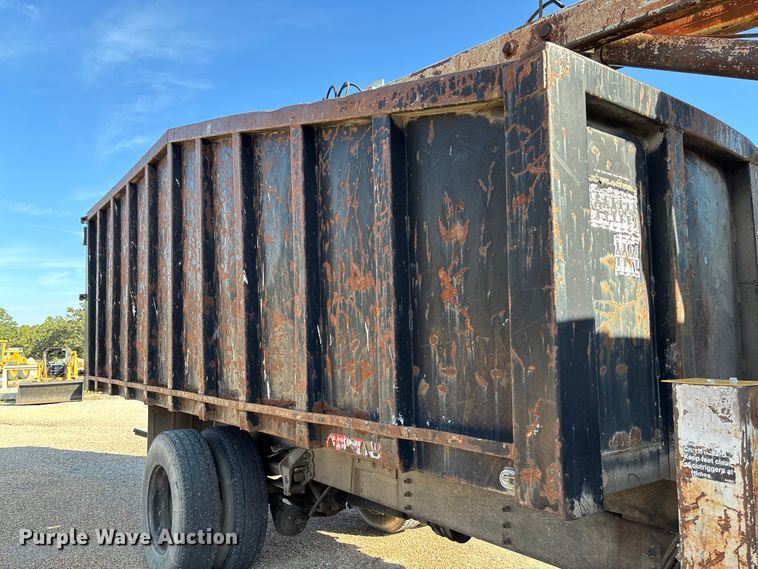 image for item EV3033 2000 Sterling LT7501 grapple truck