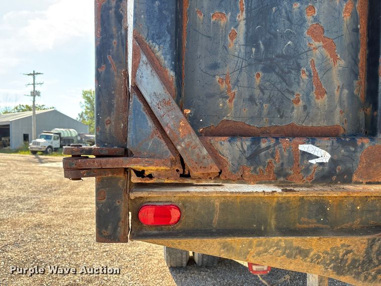 image for item EV3033 2000 Sterling LT7501 grapple truck