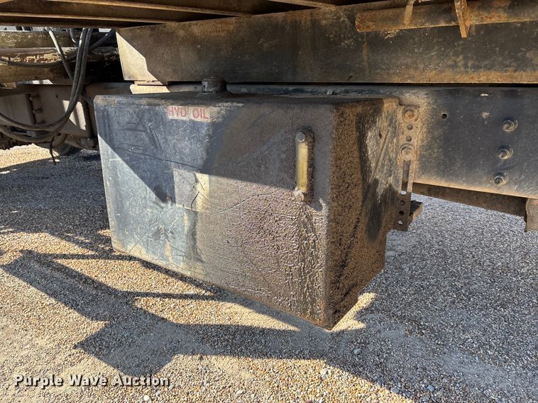 image for item EV3033 2000 Sterling LT7501 grapple truck