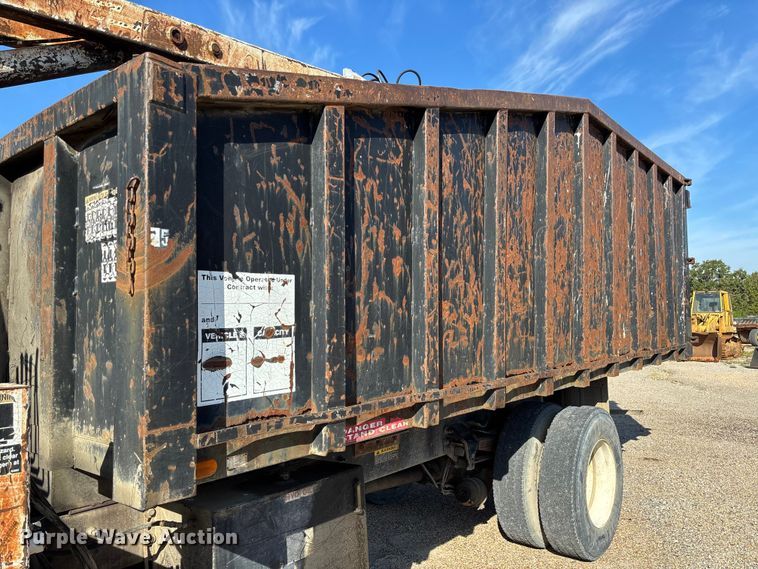 image for item EV3033 2000 Sterling LT7501 grapple truck