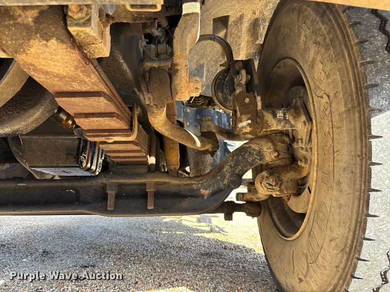 image for item EV3033 2000 Sterling LT7501 grapple truck