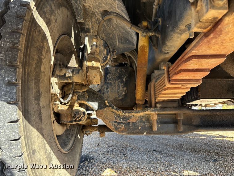 image for item EV3033 2000 Sterling LT7501 grapple truck