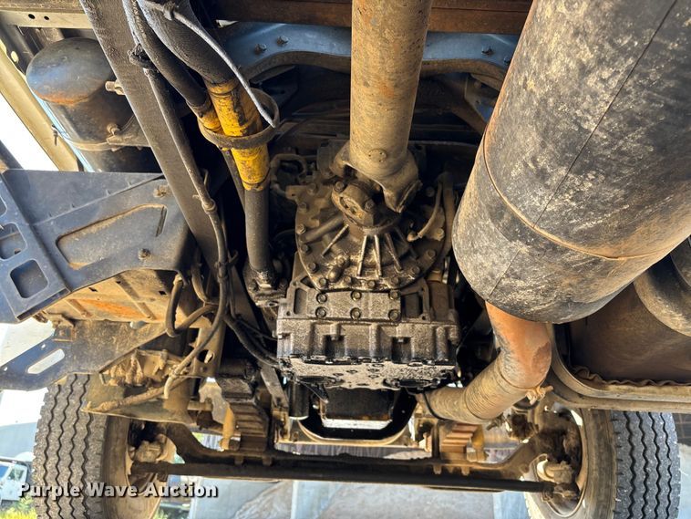 image for item EV3033 2000 Sterling LT7501 grapple truck