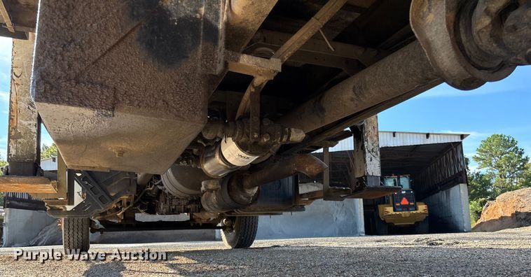 image for item EV3033 2000 Sterling LT7501 grapple truck