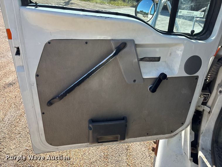 image for item EV3033 2000 Sterling LT7501 grapple truck