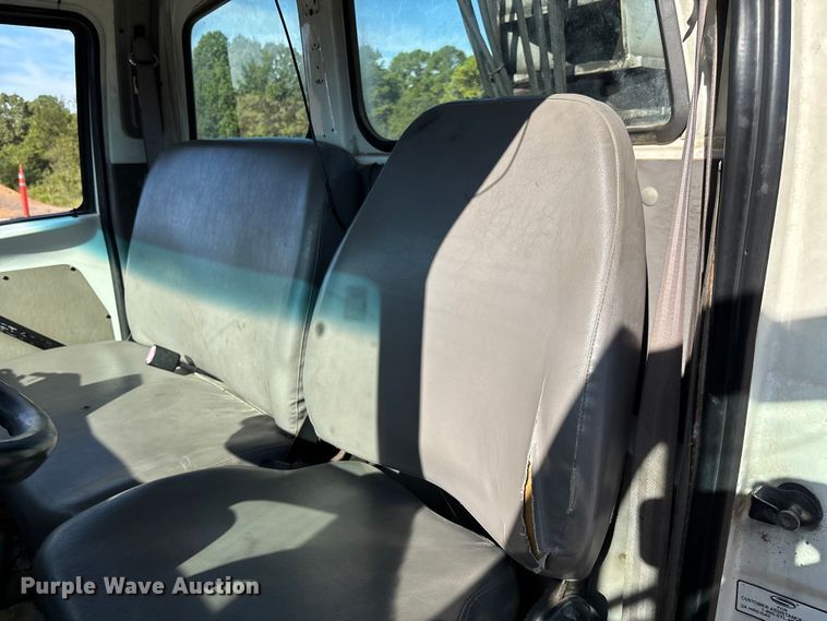 image for item EV3033 2000 Sterling LT7501 grapple truck