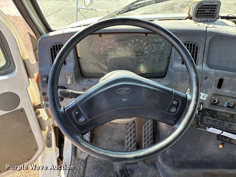 image for item EV3033 2000 Sterling LT7501 grapple truck