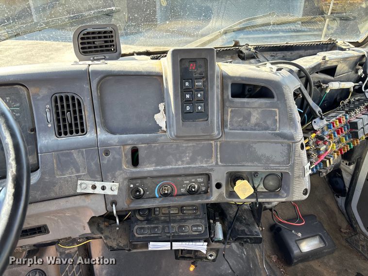 image for item EV3033 2000 Sterling LT7501 grapple truck