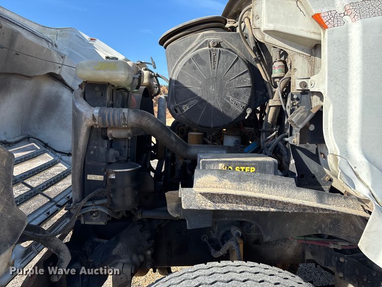 image for item EV3033 2000 Sterling LT7501 grapple truck