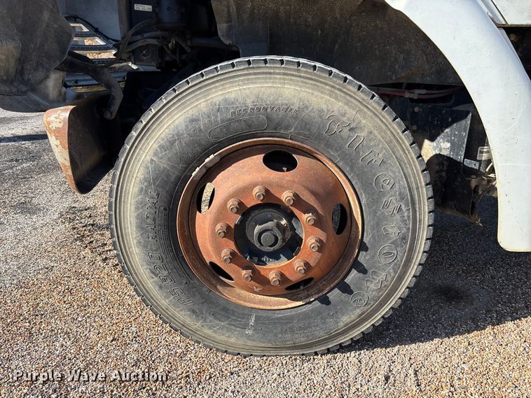 image for item EV3033 2000 Sterling LT7501 grapple truck