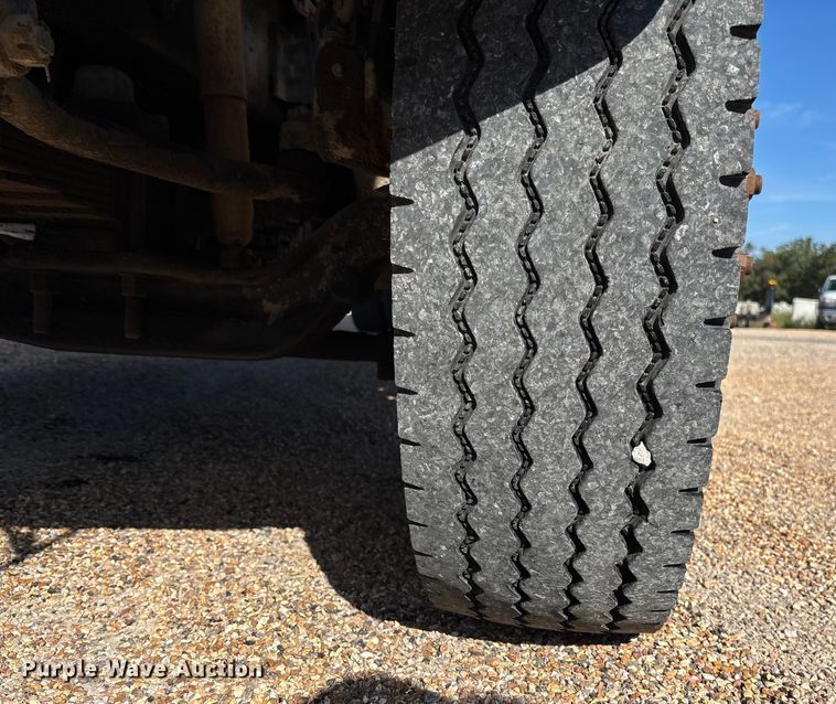 image for item EV3033 2000 Sterling LT7501 grapple truck