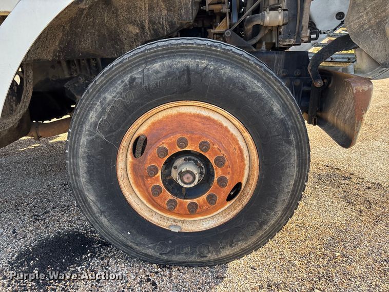 image for item EV3033 2000 Sterling LT7501 grapple truck