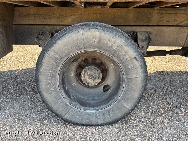 image for item EV3033 2000 Sterling LT7501 grapple truck