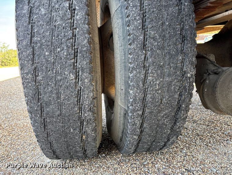 image for item EV3033 2000 Sterling LT7501 grapple truck