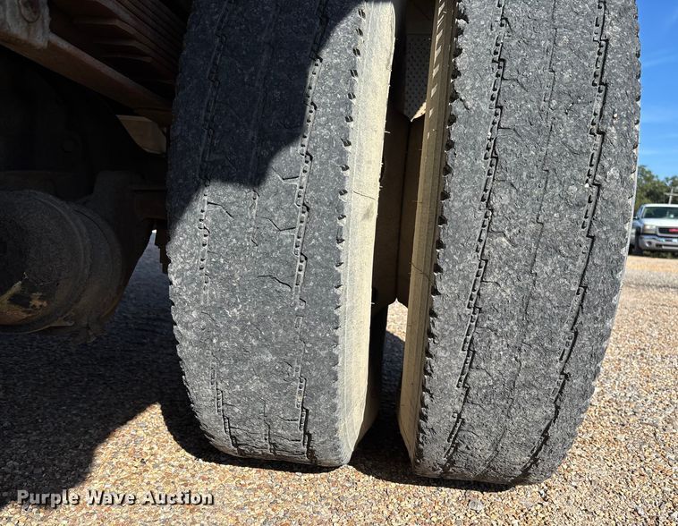 image for item EV3033 2000 Sterling LT7501 grapple truck