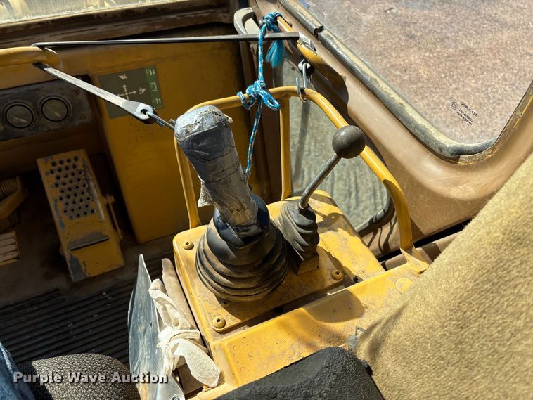 image for item EV3035 1997 Caterpillar 963B track loader