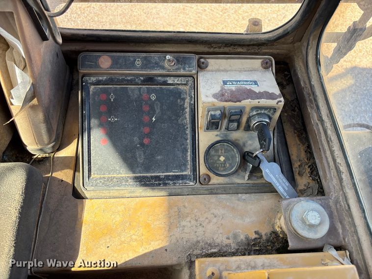 image for item EV3035 1997 Caterpillar 963B track loader