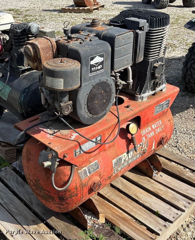 image for item EV3042 Devilbiss Pro Air 2 air compressor