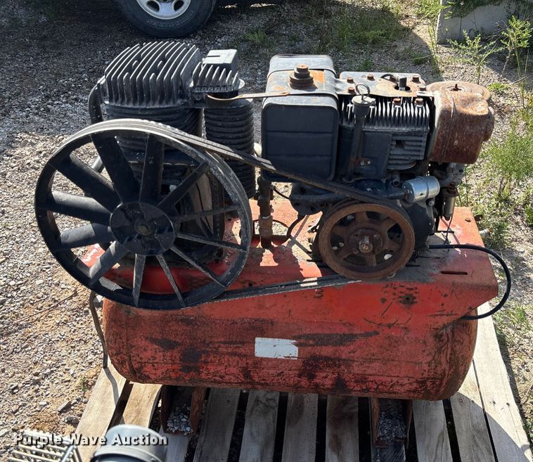 image for item EV3042 Devilbiss Pro Air 2 air compressor