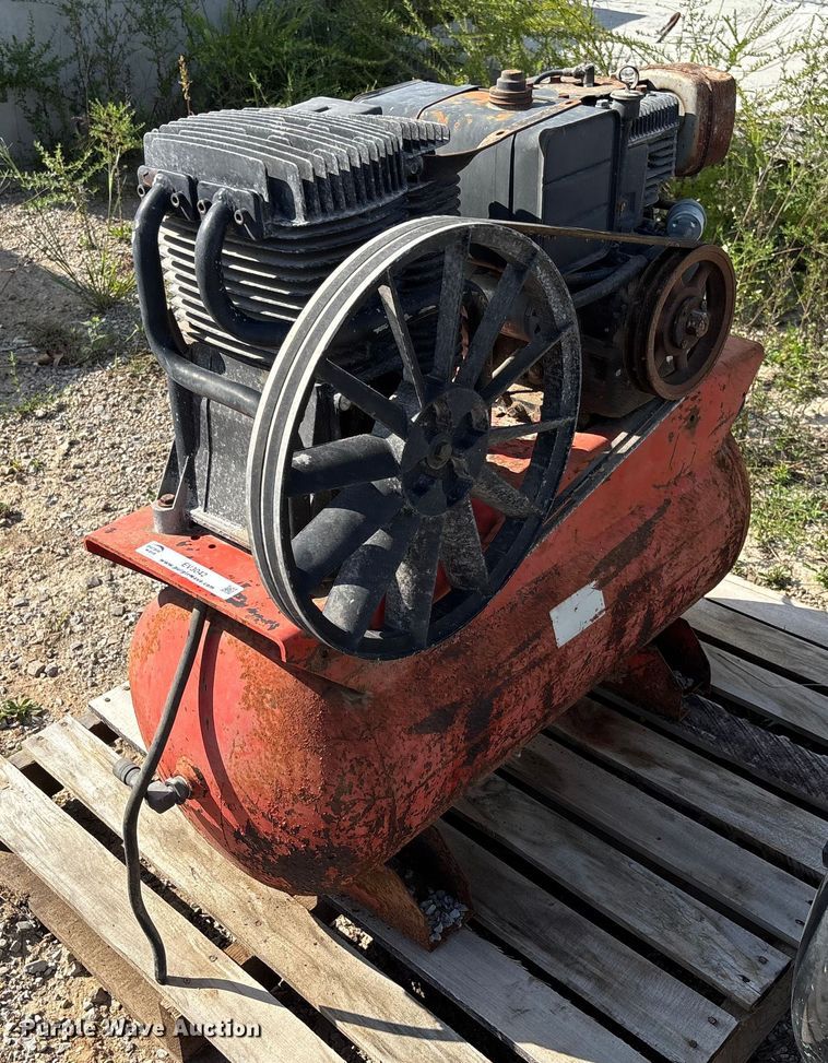 image for item EV3042 Devilbiss Pro Air 2 air compressor