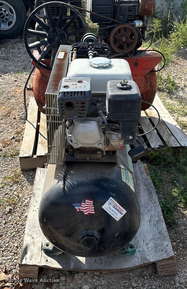 image for item EV3043 Speedaire air compressor