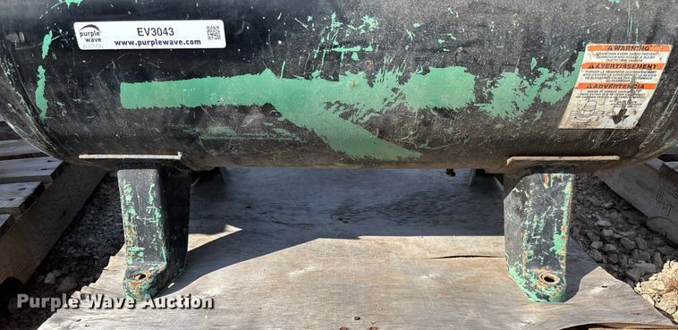 image for item EV3043 Speedaire air compressor