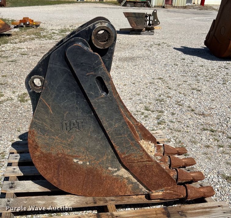 image for item EV3046 Caterpillar 18