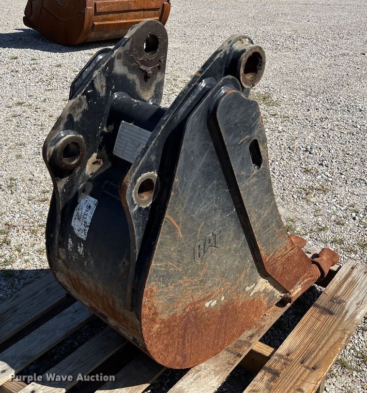 image for item EV3046 Caterpillar 18