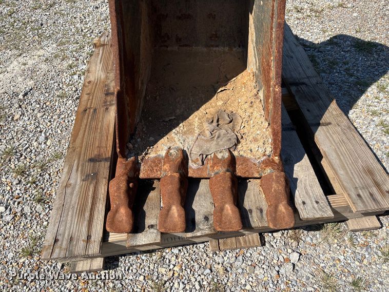 image for item EV3046 Caterpillar 18